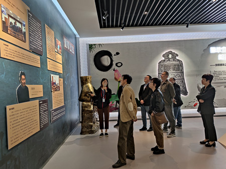 參觀(guān)秀洲清廉教育館2_副本.jpg 參觀(guān)秀洲清廉教育館2_副本.jpg