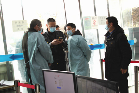 公運(yùn)中心查北站春運(yùn)1_副本.jpg 公運(yùn)中心查北站春運(yùn)1_副本.jpg