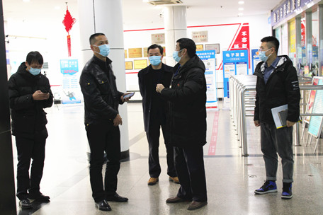 公運(yùn)中心查北站春運(yùn)2_副本.jpg 公運(yùn)中心查北站春運(yùn)2_副本.jpg